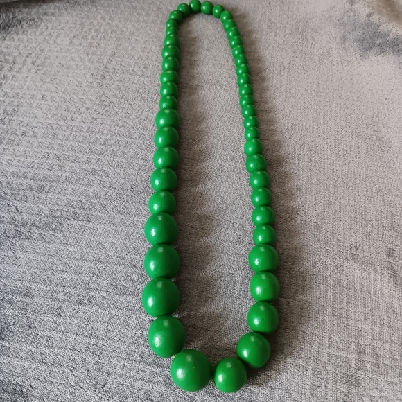 Vintage Chunky Large Wood Bead Necklace Green Wooden Round Ball Beaded 80s Vibes - Picture 5 of 7